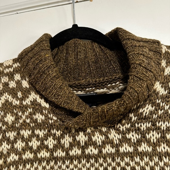 Men’s Wool Olive Green/ Brown G.H. Bass Chunky Snowflake Sweater. Rolled Collar. - Picture 8 of 10